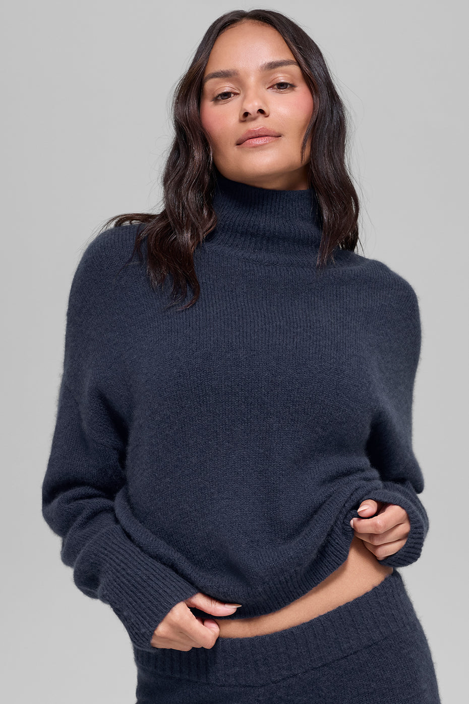 Wool Cashmere Cropped New Class Turtleneck Sweater   Navy