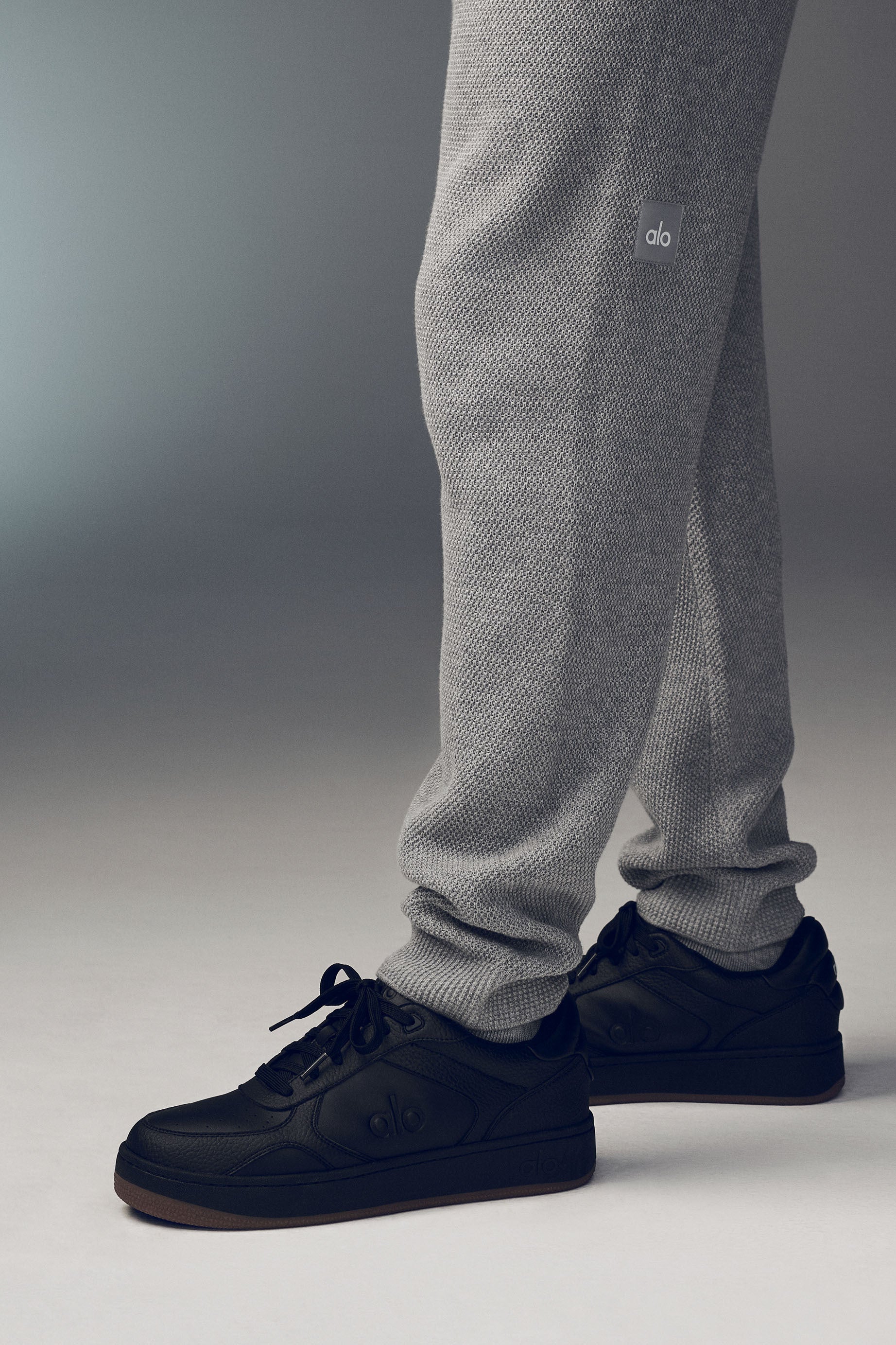 ALO Recovery Mode Sneaker   Black/Gum