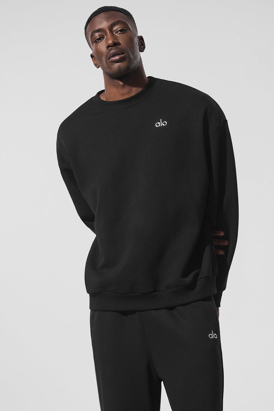 Accolade Crew Neck Pullover   Black