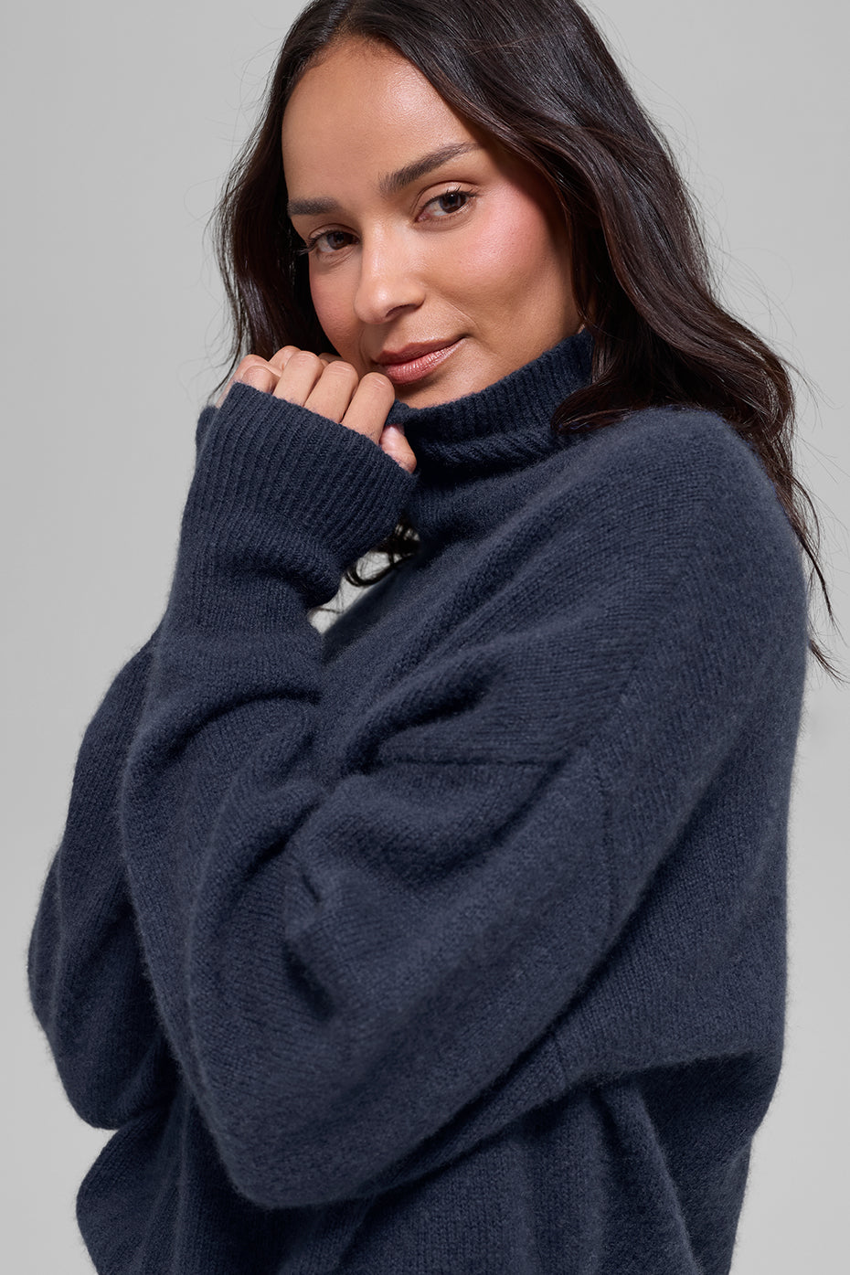 Alternative view of Wool Cashmere Cropped New Class Turtleneck Sweater   Navy