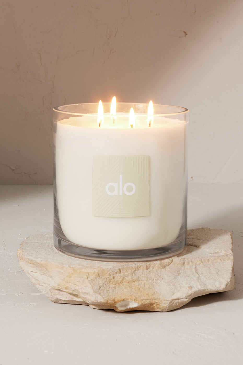 Alternative view of ALO Signature Candle   60 oz