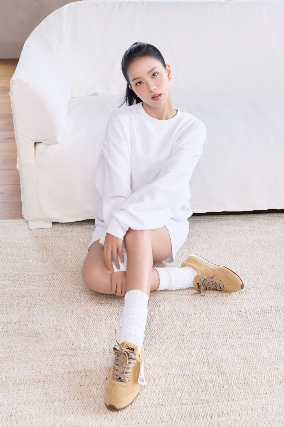 ALO Sunset Sneaker + Jisoo   Caramel Cream